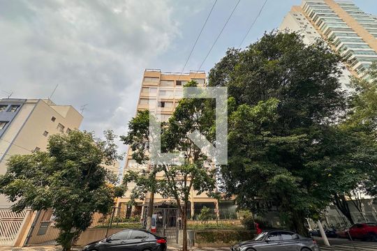 Fachada de apartamento à venda com 2 quartos, 75m² em Campo Belo, São Paulo