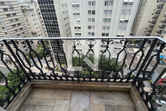 Sacada de apartamento à venda com 3 quartos, 218m² em Jardim Paulista, São Paulo