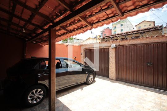 Garagem de casa para alugar com 2 quartos, 90m² em Jardim Leblon, Belo Horizonte