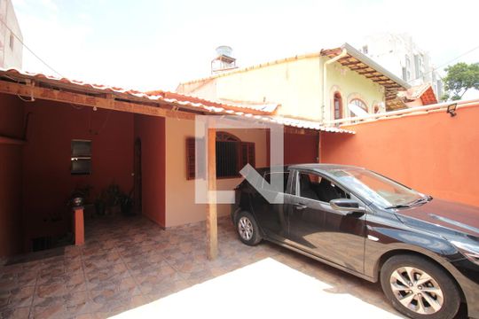 Garagem de casa para alugar com 2 quartos, 90m² em Jardim Leblon, Belo Horizonte