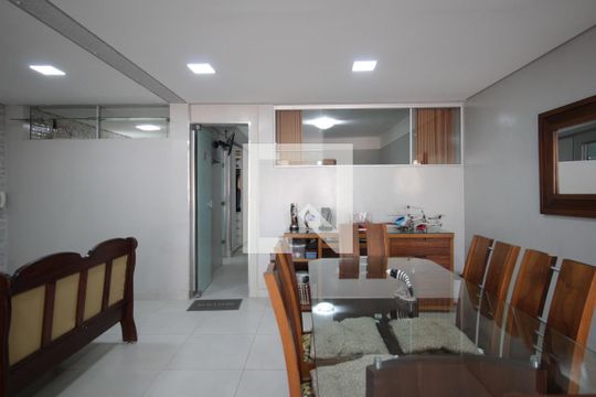 Sala de TV de casa à venda com 4 quartos, 220m² em Canaã, Belo Horizonte