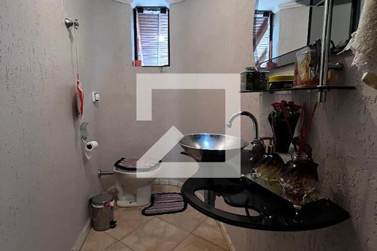 Banheiro de casa à venda com 4 quartos, 352m² em Parque Taquaral, Campinas