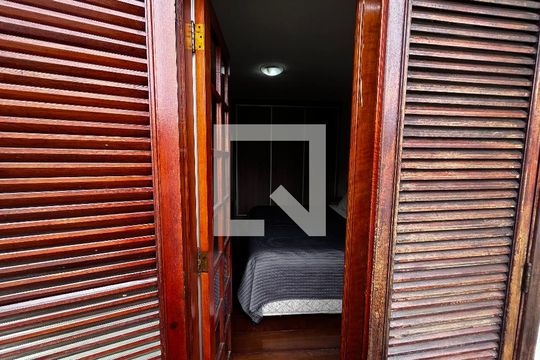 Sacada de casa à venda com 4 quartos, 352m² em Parque Taquaral, Campinas