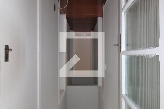 Corredor de apartamento à venda com 3 quartos, 87m² em Centro, Campinas