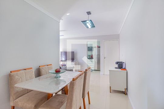 Sala de apartamento para alugar com 2 quartos, 60m² em Bussocaba, Osasco