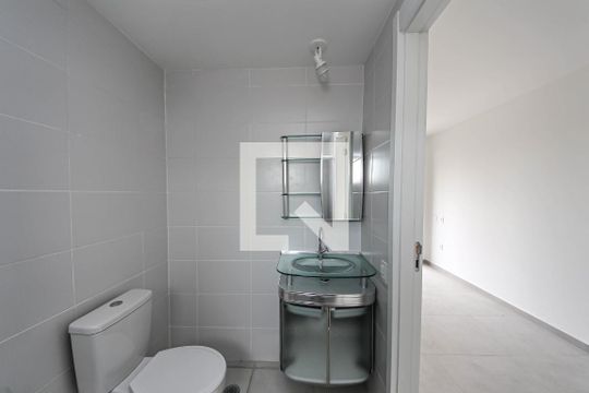 Banheiro de kitnet/studio para alugar com 1 quarto, 30m² em Jardim Independência , São Paulo