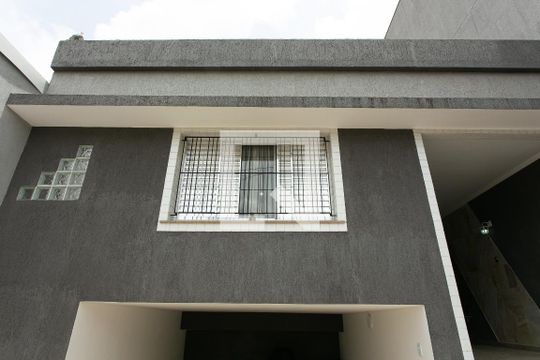 Fachada de casa à venda com 2 quartos, 100m² em Vila Carrao, São Paulo