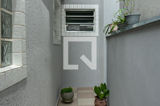 Corredor de casa à venda com 2 quartos, 100m² em Vila Carrao, São Paulo