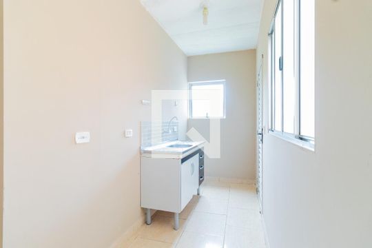 Cozinha de casa para alugar com 1 quarto, 35m² em Vila Erna, São Paulo