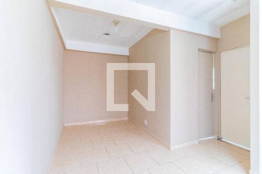 Sala de casa para alugar com 1 quarto, 35m² em Vila Erna, São Paulo