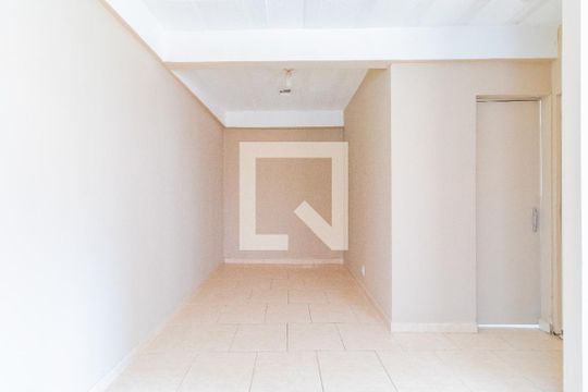 Casa para alugar com 1 quarto, 35m² em Vila Erna, São Paulo