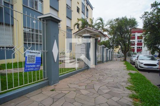 Fachada do bloco de apartamento à venda com 1 quarto, 31m² em Vila Ipiranga, Porto Alegre
