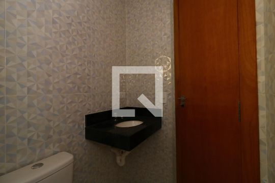 Banheiro de apartamento à venda com 2 quartos, 45m² em Jardim Progresso, Santo André