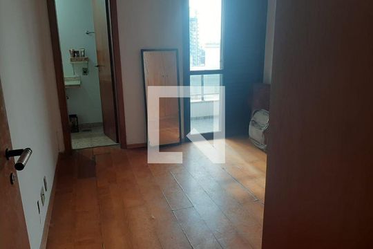 Apartamento à venda com 4 quartos, 181m² em Itaim Bibi, São Paulo