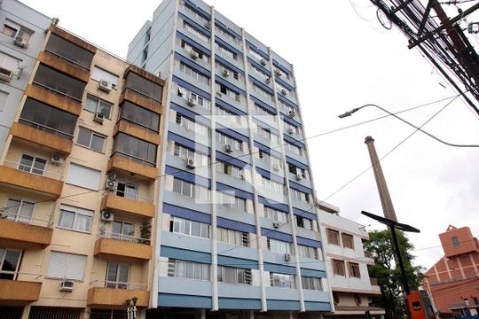 Fachada de apartamento para alugar com 1 quarto, 30m² em Centro Histórico, Porto Alegre
