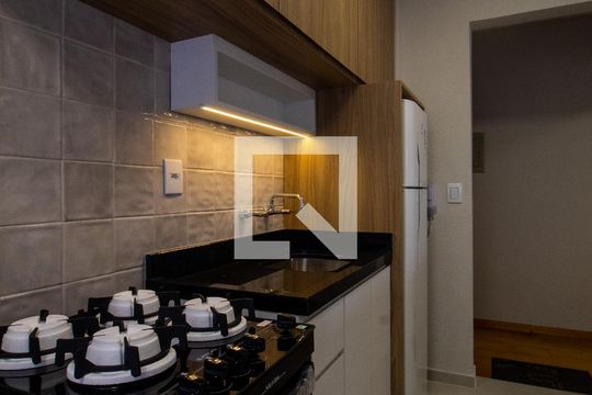 Cozinha de apartamento para alugar com 2 quartos, 55m² em Nonoai, Porto Alegre