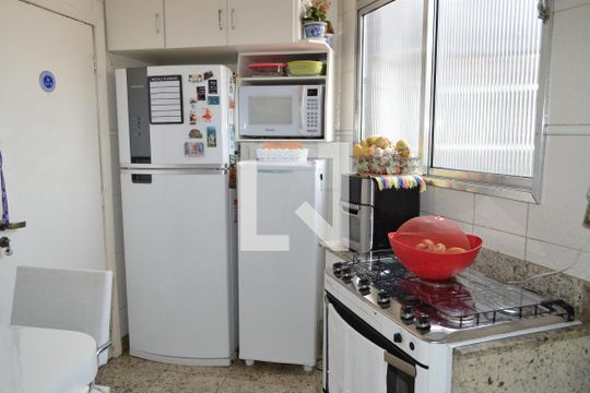 Cozinha de apartamento à venda com 3 quartos, 72m² em Liberdade, São Paulo