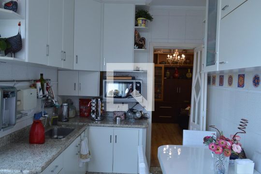 Cozinha de apartamento à venda com 3 quartos, 72m² em Liberdade, São Paulo
