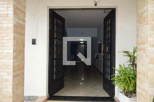 Entrada de apartamento à venda com 3 quartos, 72m² em Liberdade, São Paulo