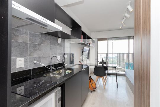 Cozinha de kitnet/studio à venda com 1 quarto, 24m² em Santo Amaro, São Paulo