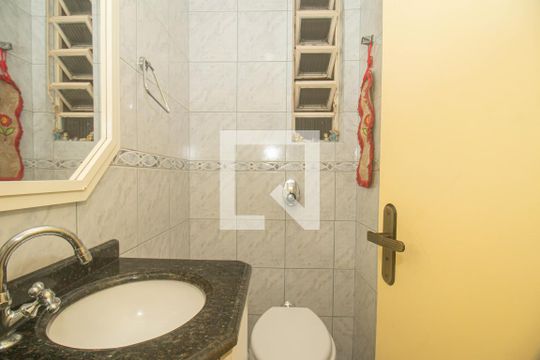 Lavabo de apartamento à venda com 3 quartos, 160m² em Passo da Areia, Porto Alegre