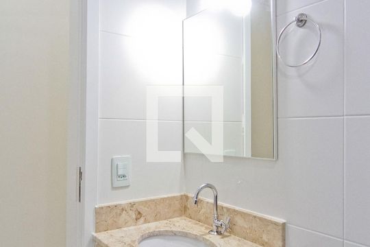 Banheiro de apartamento para alugar com 1 quarto, 30m² em Casa Verde, São Paulo