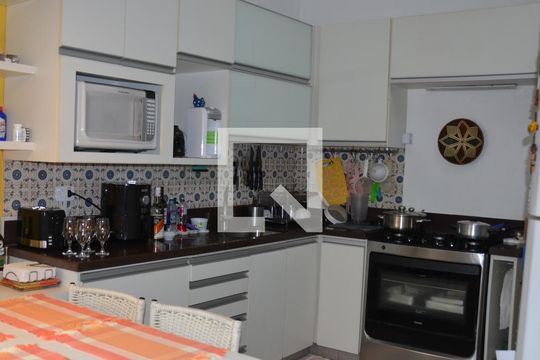 Cozinha de casa à venda com 4 quartos, 235m² em Rudge Ramos, São Bernardo do Campo