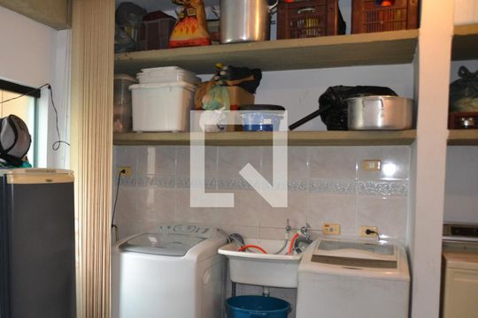 Área de Serviço de casa à venda com 4 quartos, 235m² em Rudge Ramos, São Bernardo do Campo