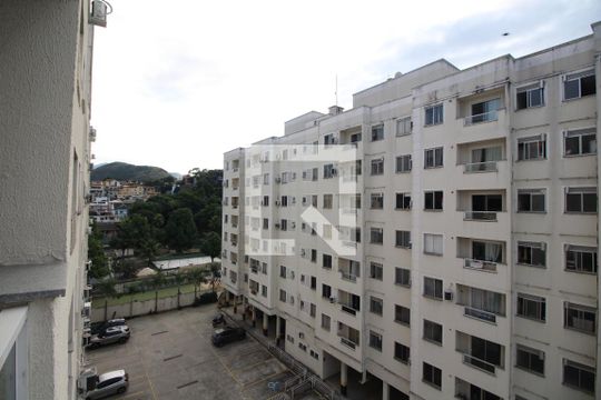 Vista da sala de apartamento à venda com 2 quartos, 50m² em Taquara, Rio de Janeiro