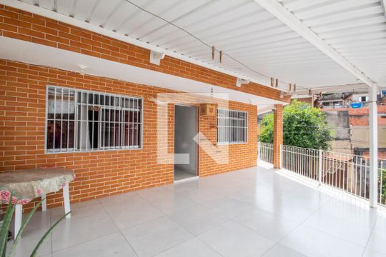Varanda de casa à venda com 3 quartos, 200m² em Veloso, Osasco