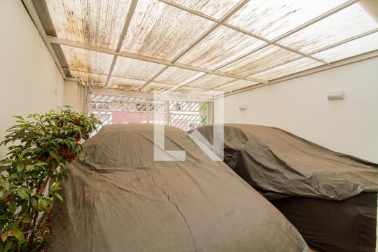 Garagem de casa à venda com 3 quartos, 125m² em Jardim Aeroporto, São Paulo