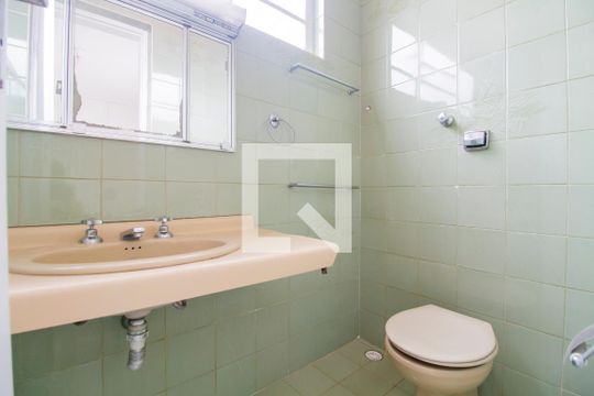 Banheiro da Suíte de casa à venda com 3 quartos, 125m² em Jardim Aeroporto, São Paulo