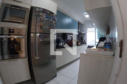 COZINHA de apartamento à venda com 2 quartos, 94m² em Água Branca, São Paulo