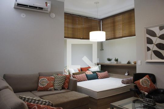 Sala de TV de casa de condomínio à venda com 5 quartos, 1000m² em Sítios de Recreio Gramado, Campinas