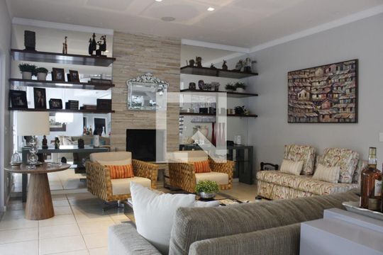 Sala de Estar de casa de condomínio à venda com 5 quartos, 1000m² em Sítios de Recreio Gramado, Campinas