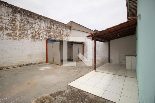 Área Externa de casa para alugar com 2 quartos, 104m² em Conjunto Habitacional Júlio de Mesquita Filho, Sorocaba