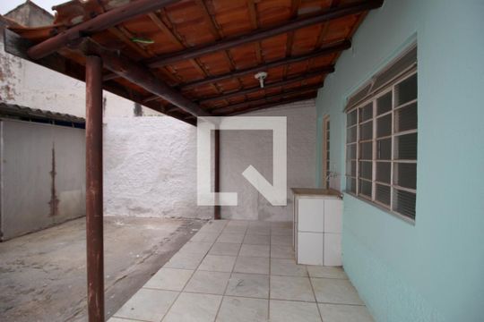 Área de Serviço de casa para alugar com 2 quartos, 104m² em Conjunto Habitacional Júlio de Mesquita Filho, Sorocaba