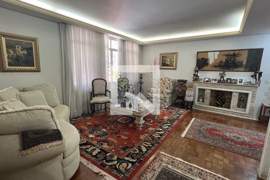 Casa à venda com 5 quartos, 650m² em Sumaré, São Paulo