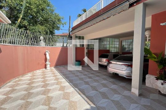Garagem de casa à venda com 5 quartos, 650m² em Sumaré, São Paulo
