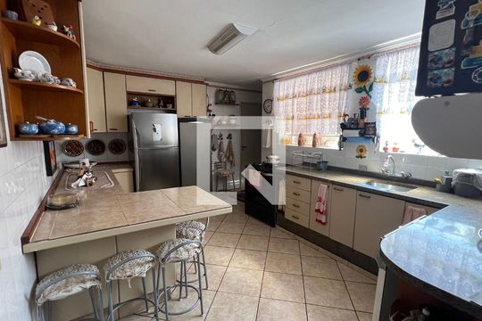 Cozinha de casa à venda com 5 quartos, 650m² em Sumaré, São Paulo