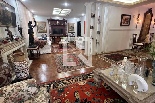 Sala de casa à venda com 5 quartos, 650m² em Sumaré, São Paulo