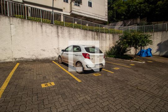 Garagem de apartamento à venda com 2 quartos, 57m² em Teresópolis, Porto Alegre
