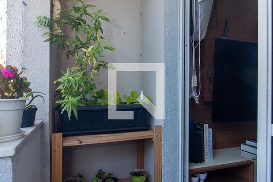 Sacada da sala de apartamento à venda com 2 quartos, 57m² em Teresópolis, Porto Alegre