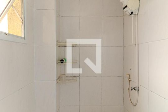 Banheiro de apartamento à venda com 1 quarto, 44m² em Santa Efigênia, São Paulo