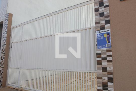 Plaquinha de apartamento para alugar com 3 quartos, 75m² em 	Riacho Fundo I, Brasília