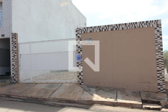 Entrada 1 de apartamento para alugar com 3 quartos, 75m² em 	Riacho Fundo I, Brasília