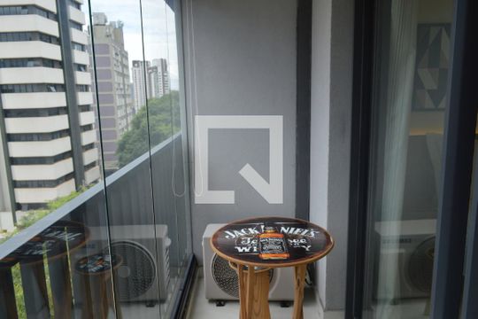 Varanda de kitnet/studio para alugar com 1 quarto, 23m² em Paraíso, São Paulo
