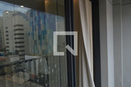 Varanda de kitnet/studio para alugar com 1 quarto, 23m² em Paraíso, São Paulo