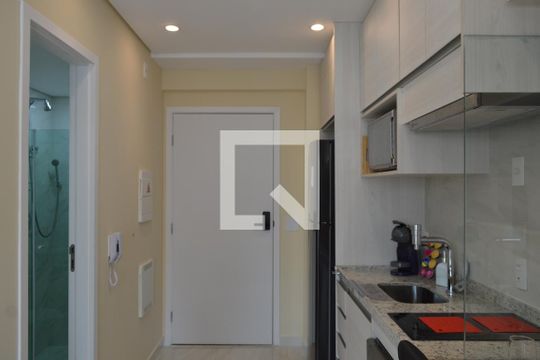 Cozinha de kitnet/studio para alugar com 1 quarto, 23m² em Paraíso, São Paulo