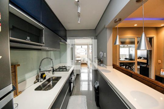 Cozinha de apartamento à venda com 2 quartos, 110m² em Vila Ema, São Paulo